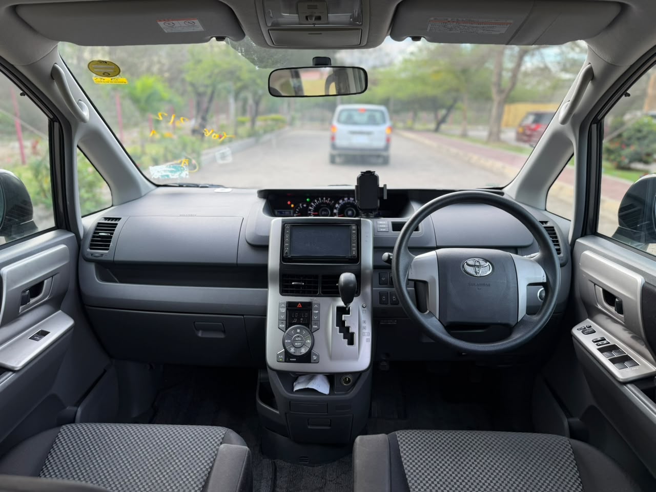 TOYOTA NOAH CHASSIS thumbnail 6